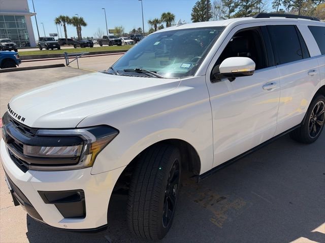 Used 2024 Ford Expedition Limited image 1