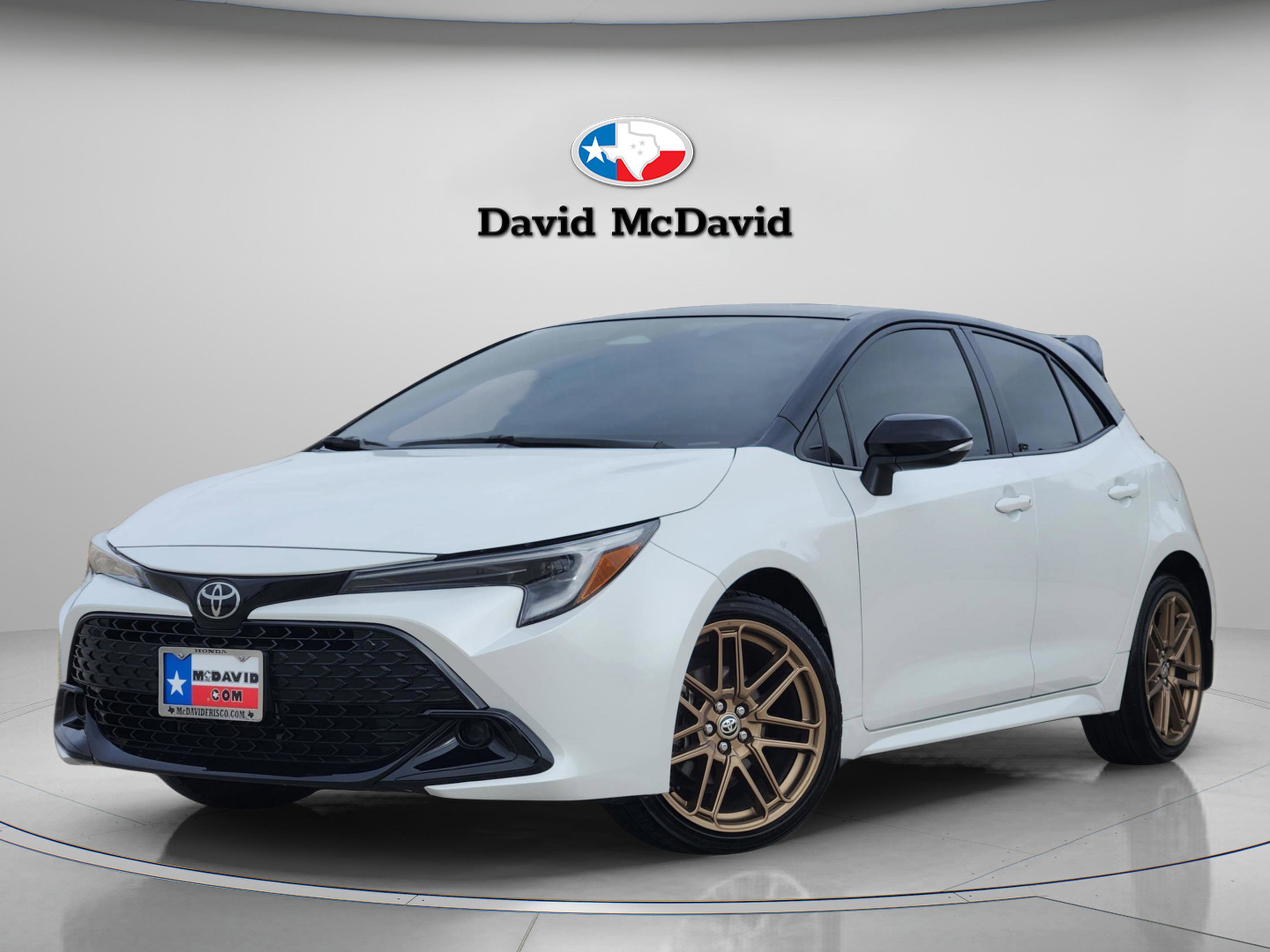 Used 2025 Toyota Corolla Hatchback image 1