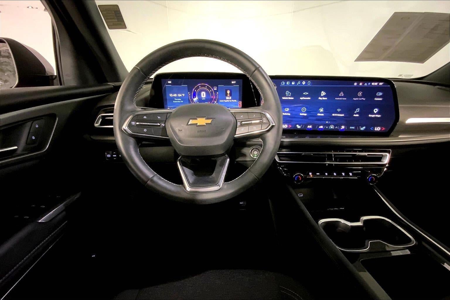 Used 2026 Chevrolet Traverse LT w/ Driver Confidence Package FWD image 5