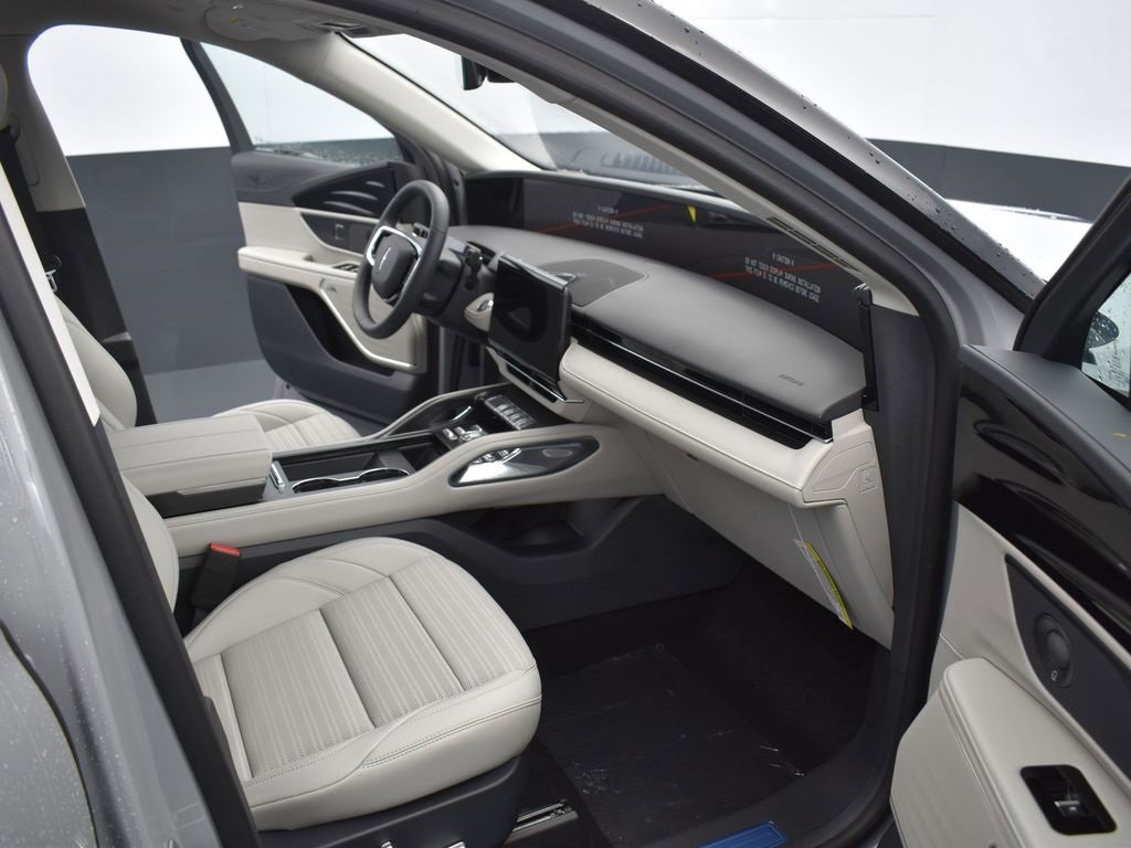 New 2026 Lincoln Nautilus Reserve w/ Jet Appearance Package image 16