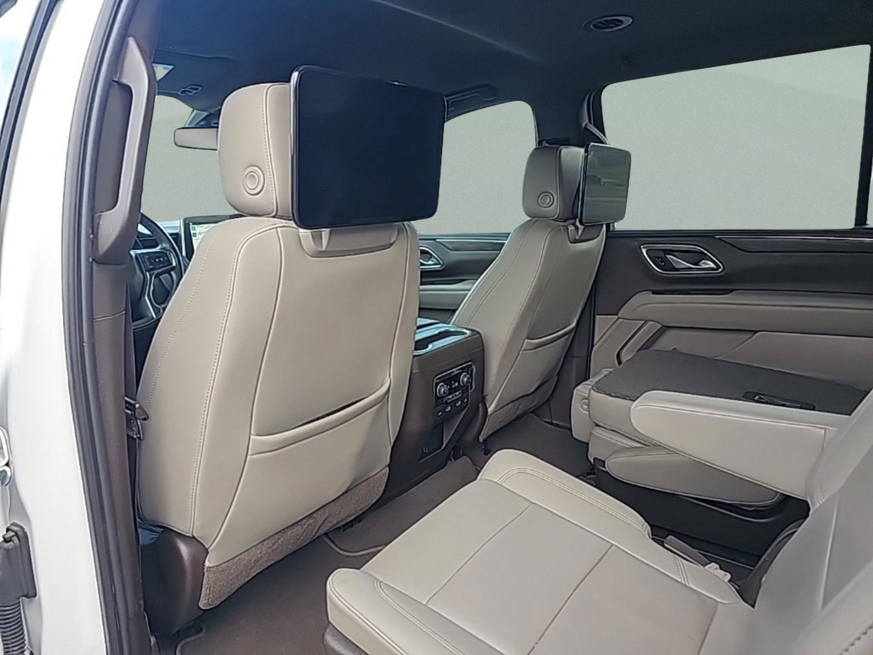 Used 2021 Chevrolet Suburban Z71 w/ Rear Media and Nav Package image 27