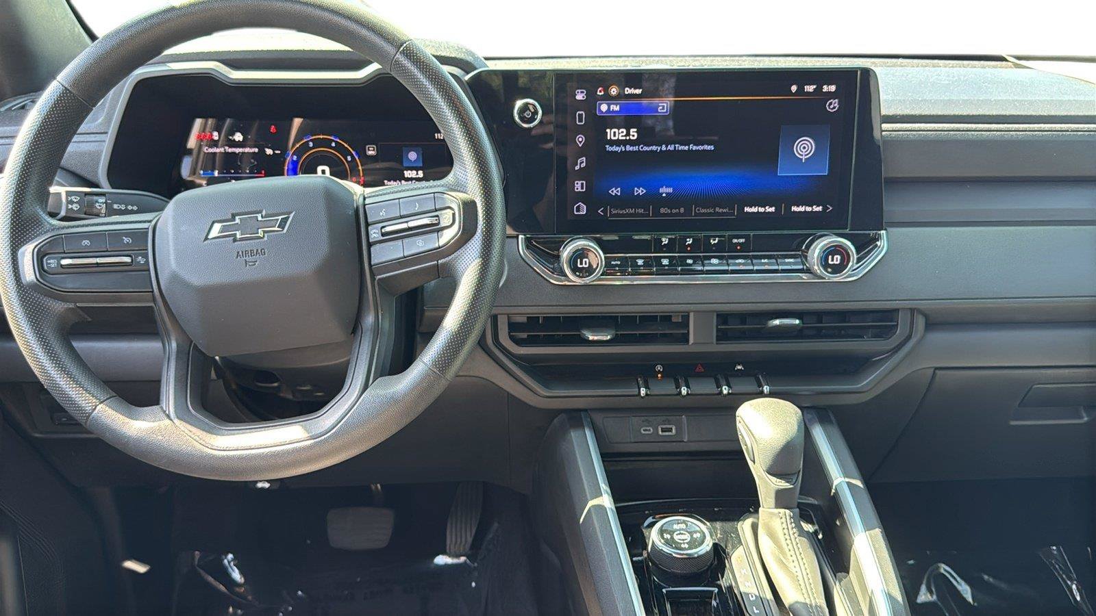 Used 2025 Chevrolet Colorado Trail Boss AWD/4WD image 4