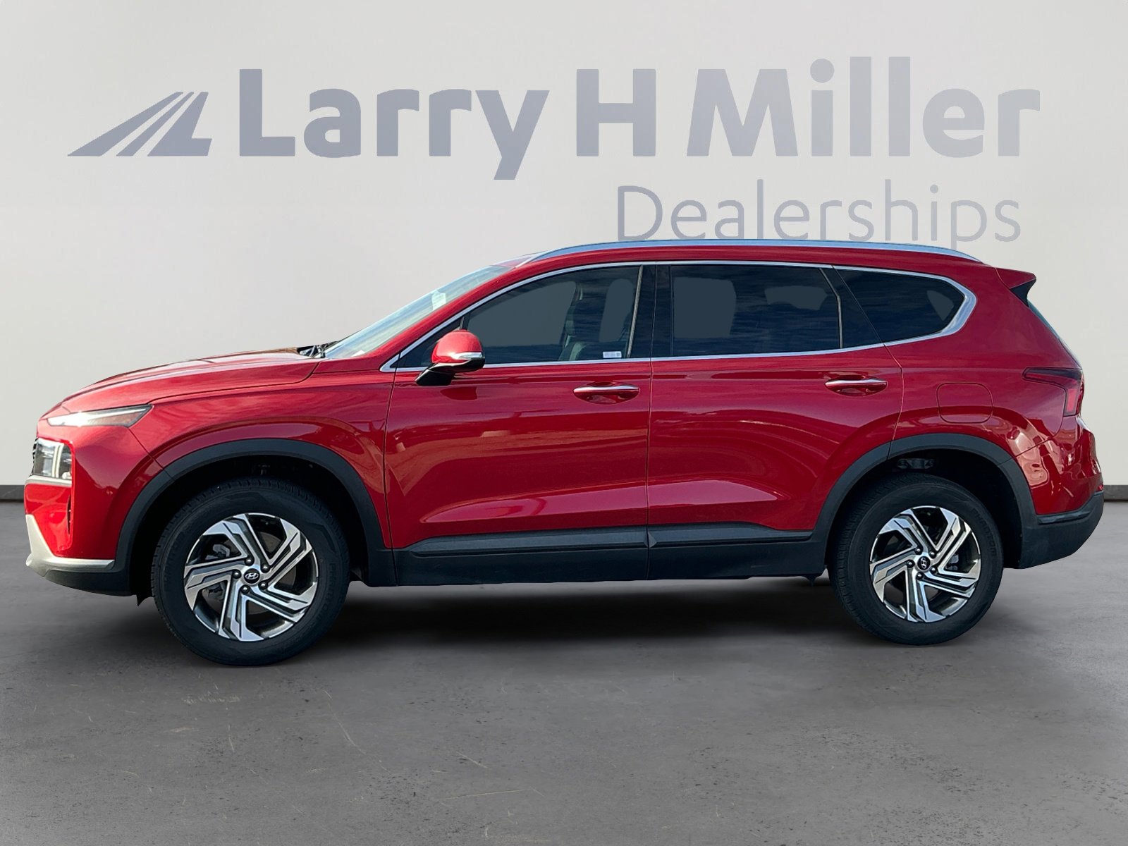 Used 2023 Hyundai Santa Fe SEL image 2