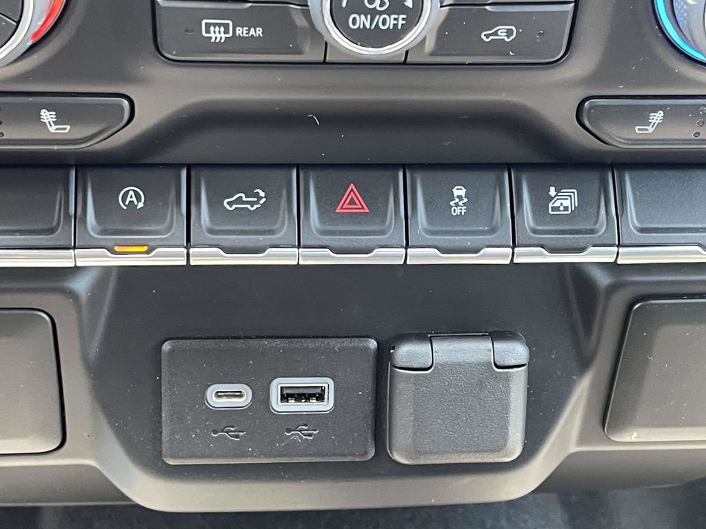 Used 2022 Chevrolet Silverado 1500 LT AWD/4WD image 38