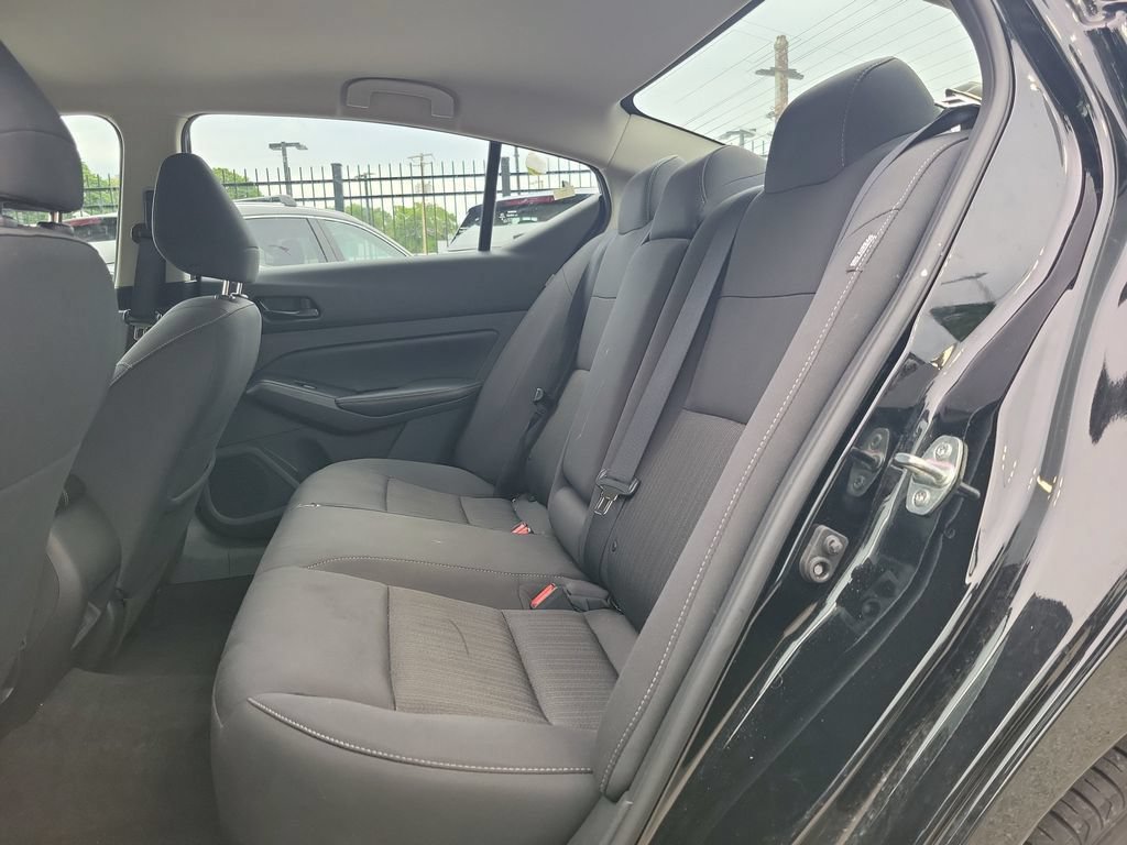 Used 2025 Nissan Altima 2.5 SV FWD image 8