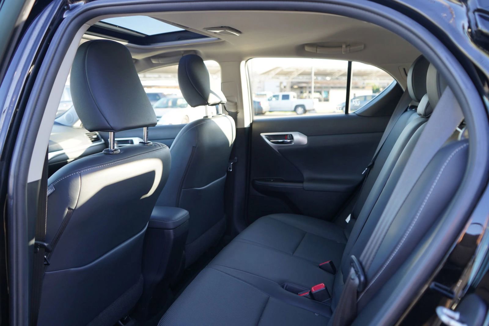 Used 2012 Lexus CT 200h image 16