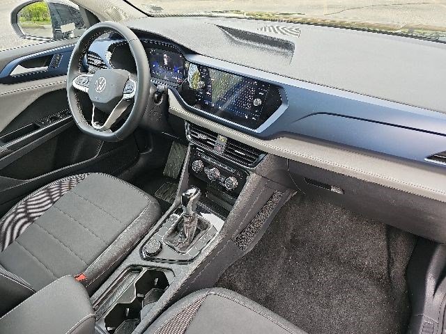 Used 2024 Volkswagen Taos SE AWD/4WD image 14