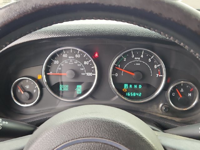 Used 2014 Jeep Wrangler Unlimited Sport w/ Connectivity Group AWD/4WD image 14