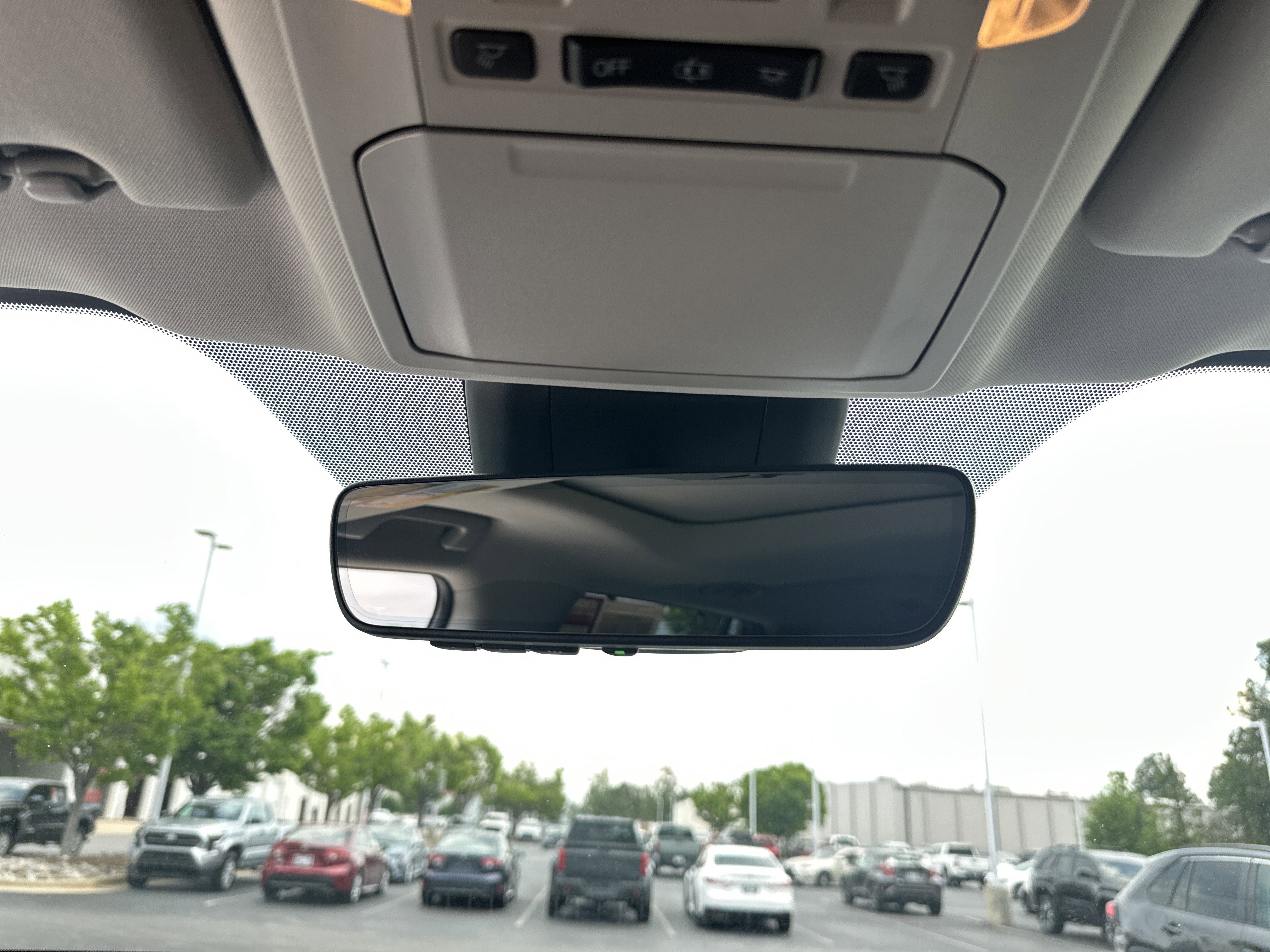 Used 2020 Toyota Highlander XLE AWD/4WD image 27