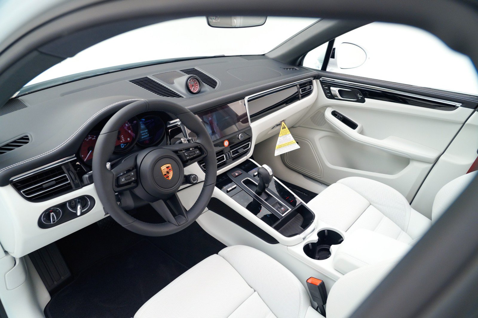 New 2026 Porsche Macan S AWD/4WD image 4