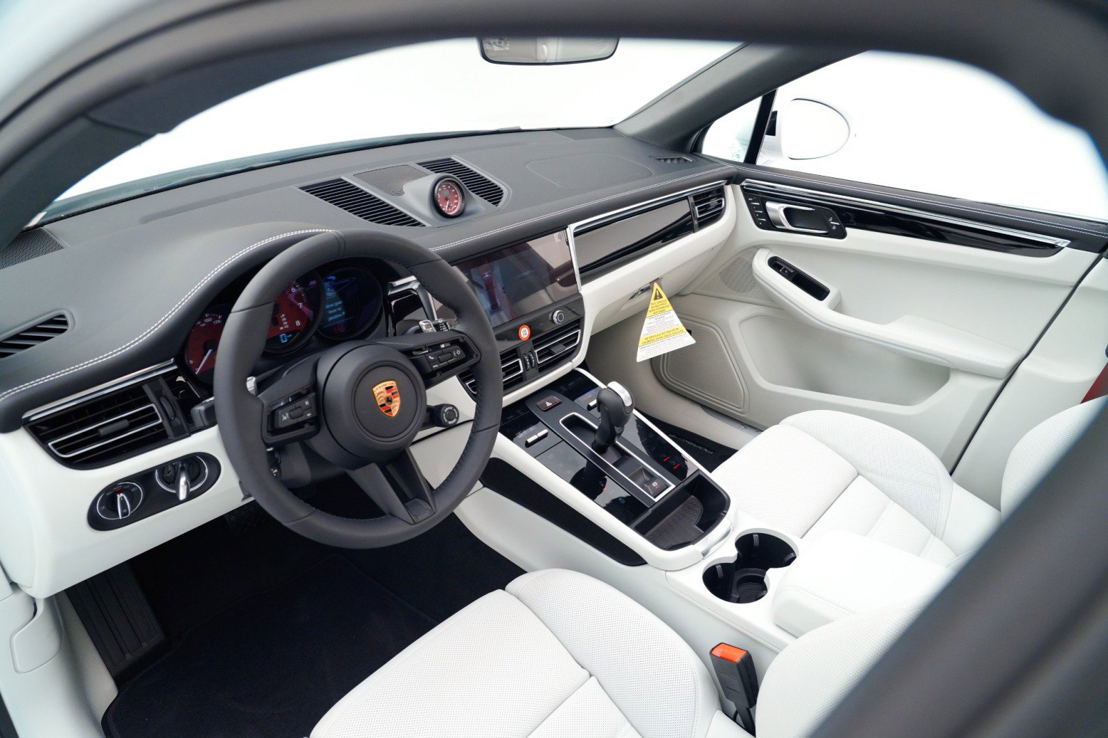 New 2026 Porsche Macan S AWD/4WD image 4