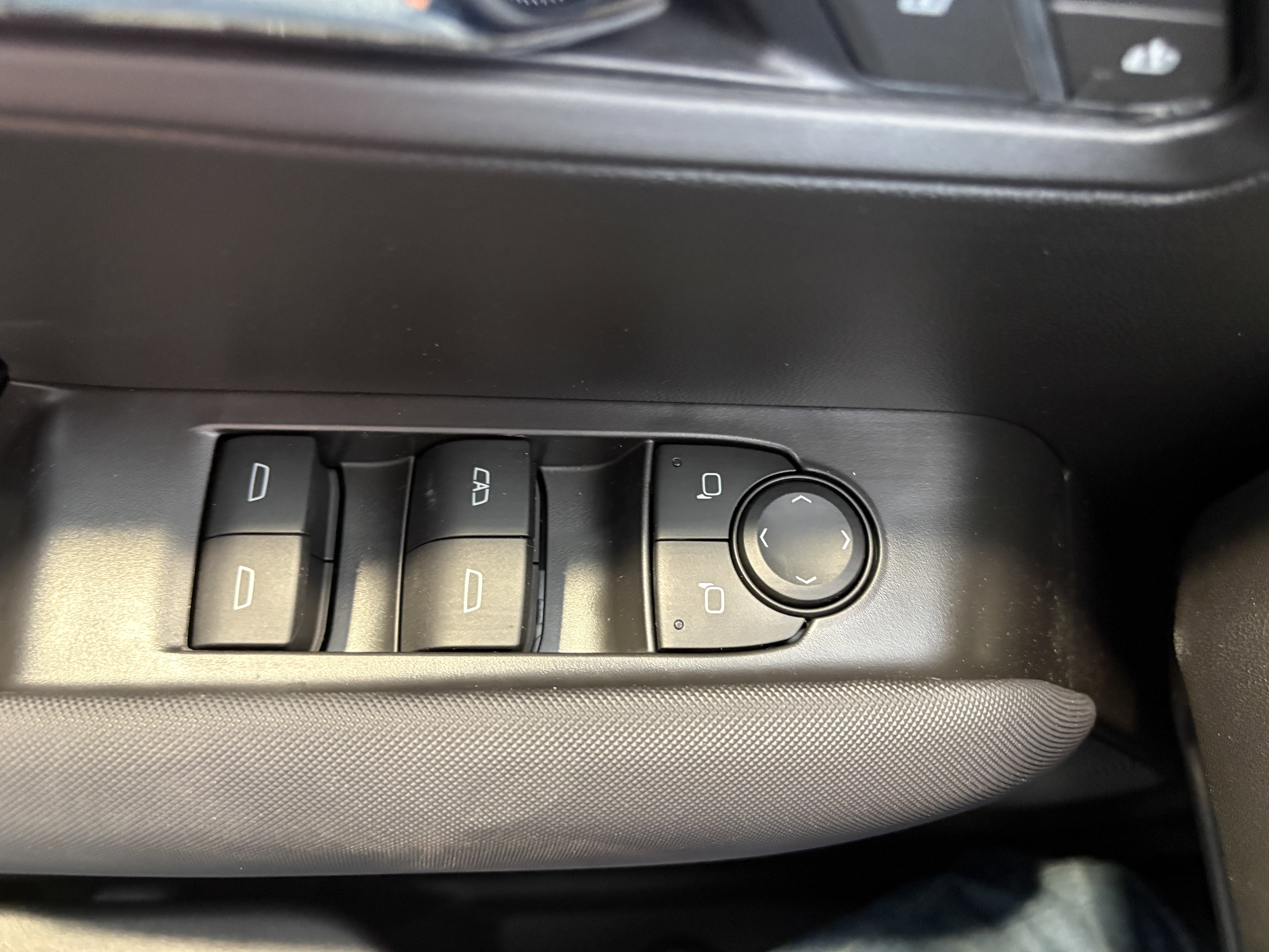 New 2026 Chevrolet Colorado Z71 w/ Technology Package AWD/4WD image 9