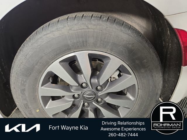 Used 2024 Chrysler Pacifica Select image 11