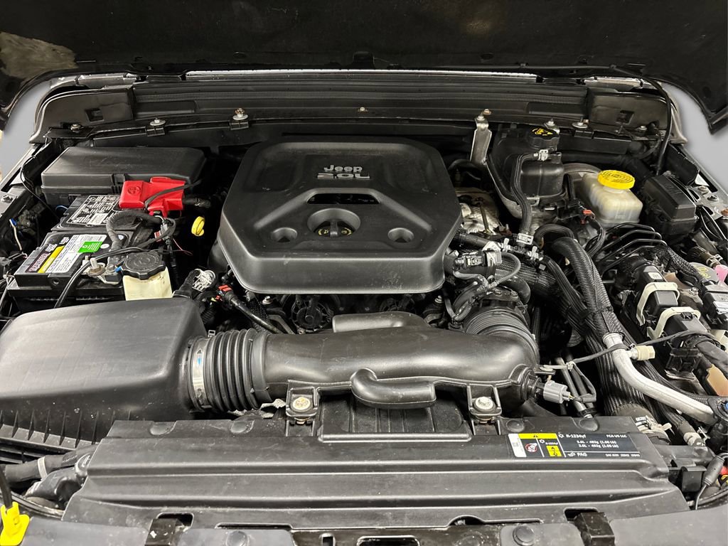 Used 2018 Jeep Wrangler Unlimited Sahara image 13