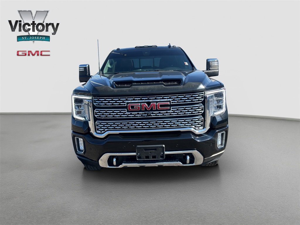 Used 2022 GMC Sierra 3500 Denali image 2