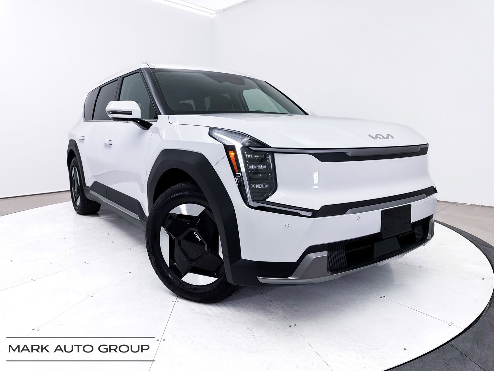 Used 2025 Kia EV9 Wind image 1