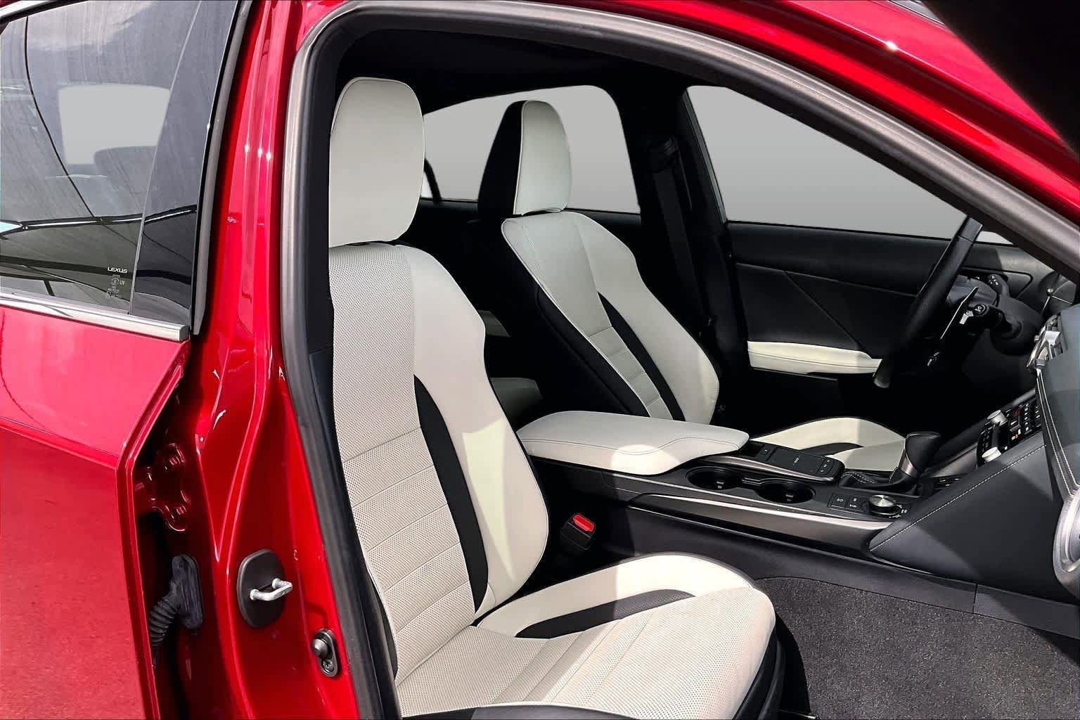 Used 2022 Lexus IS 350 F Sport RWD image 9