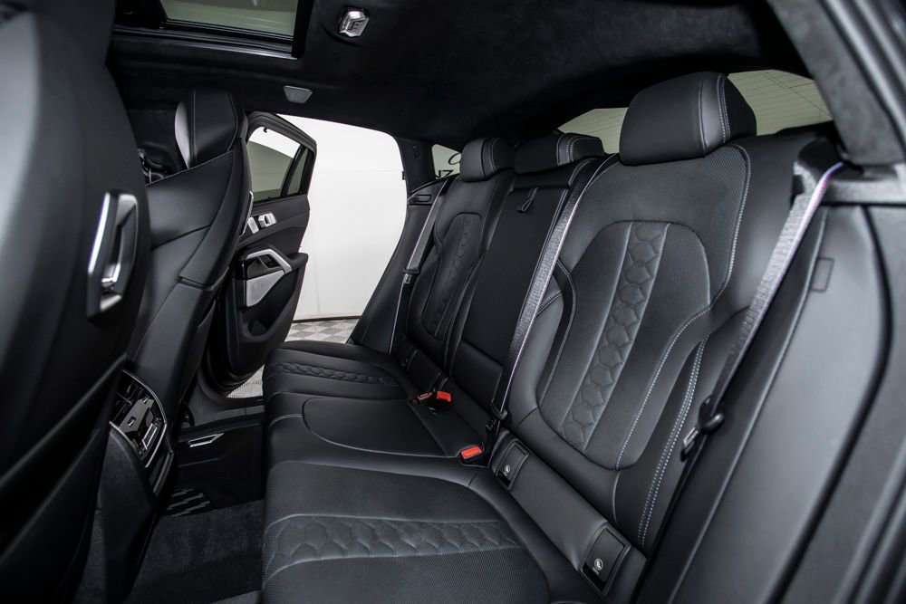 Used 2026 BMW X6 M Competition w/ Executive Package image 17