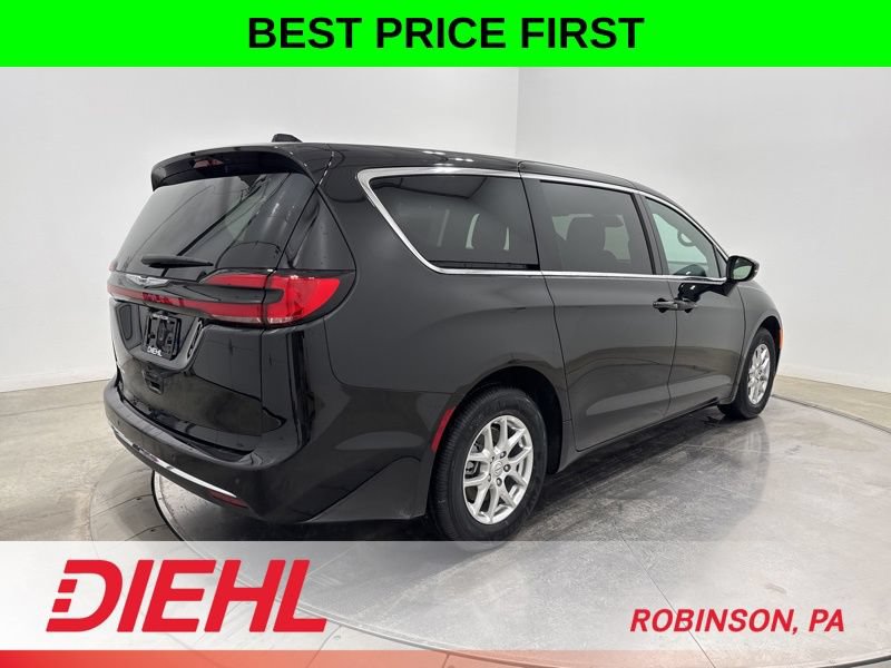 New 2026 Chrysler Pacifica Select FWD image 7