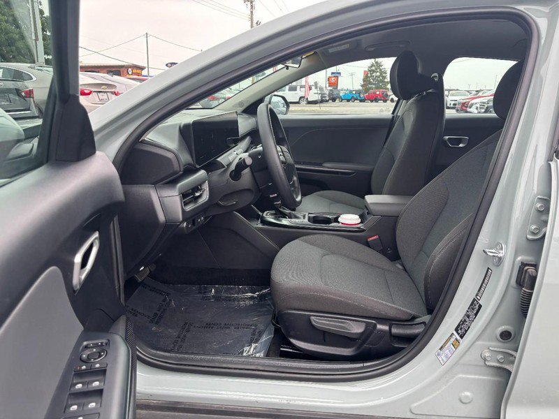 Used 2025 Kia K4 FWD image 8