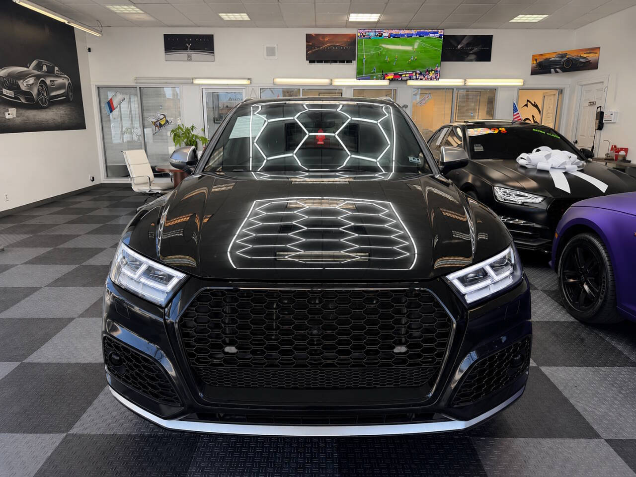 Used 2018 Audi SQ5 Prestige w/ Prestige Package AWD/4WD image 2