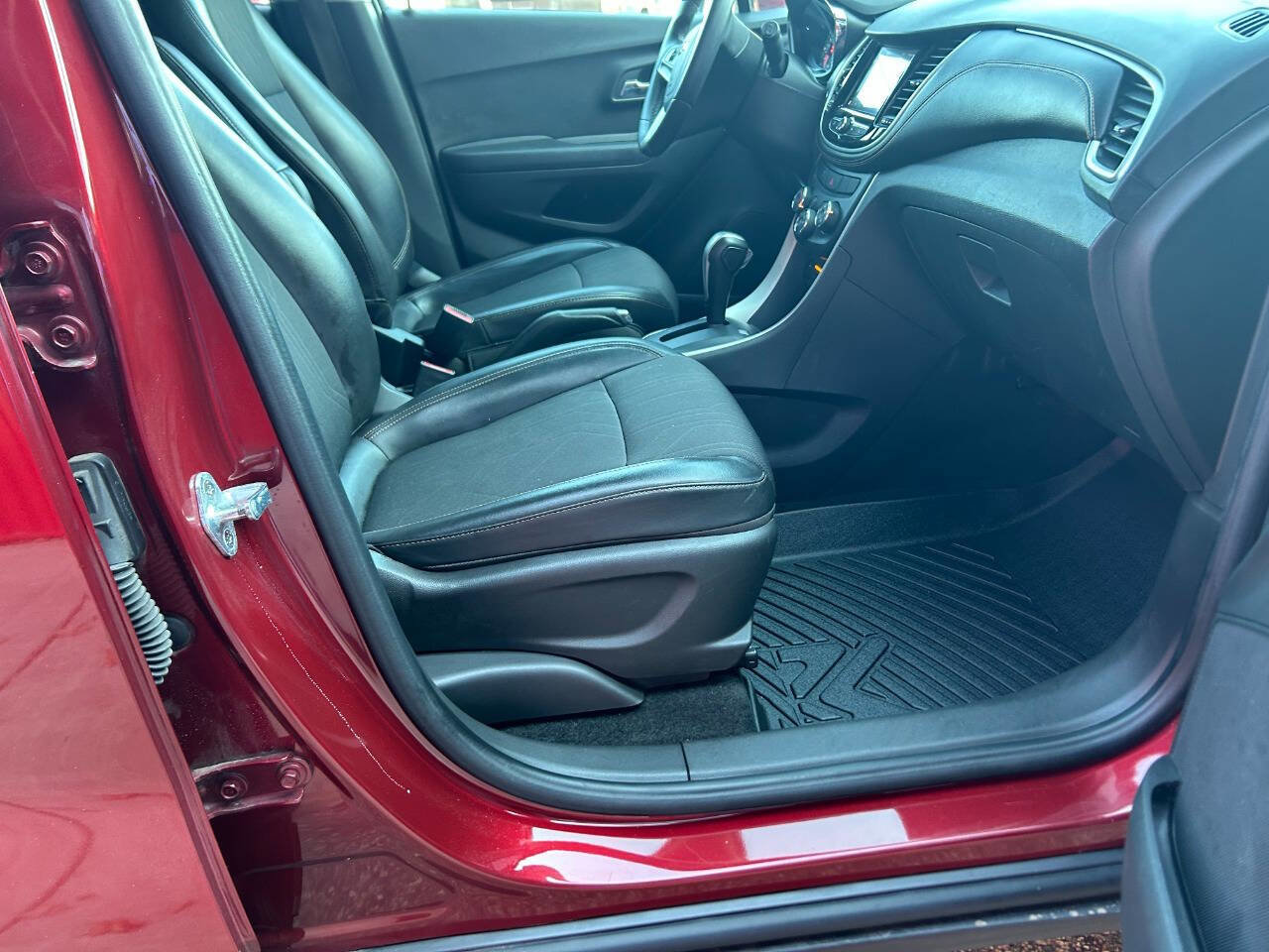 Used 2021 Chevrolet Trax LT w/ LT Convenience Package image 20