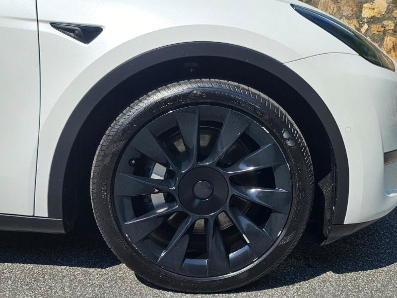 Used 2022 Tesla Model Y Long Range AWD/4WD image 17