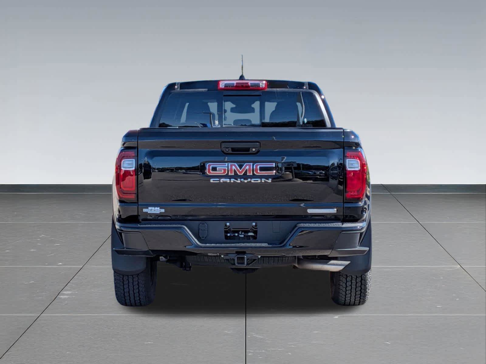 Used 2024 GMC Canyon Elevation w/ Convenience Package AWD/4WD image 4