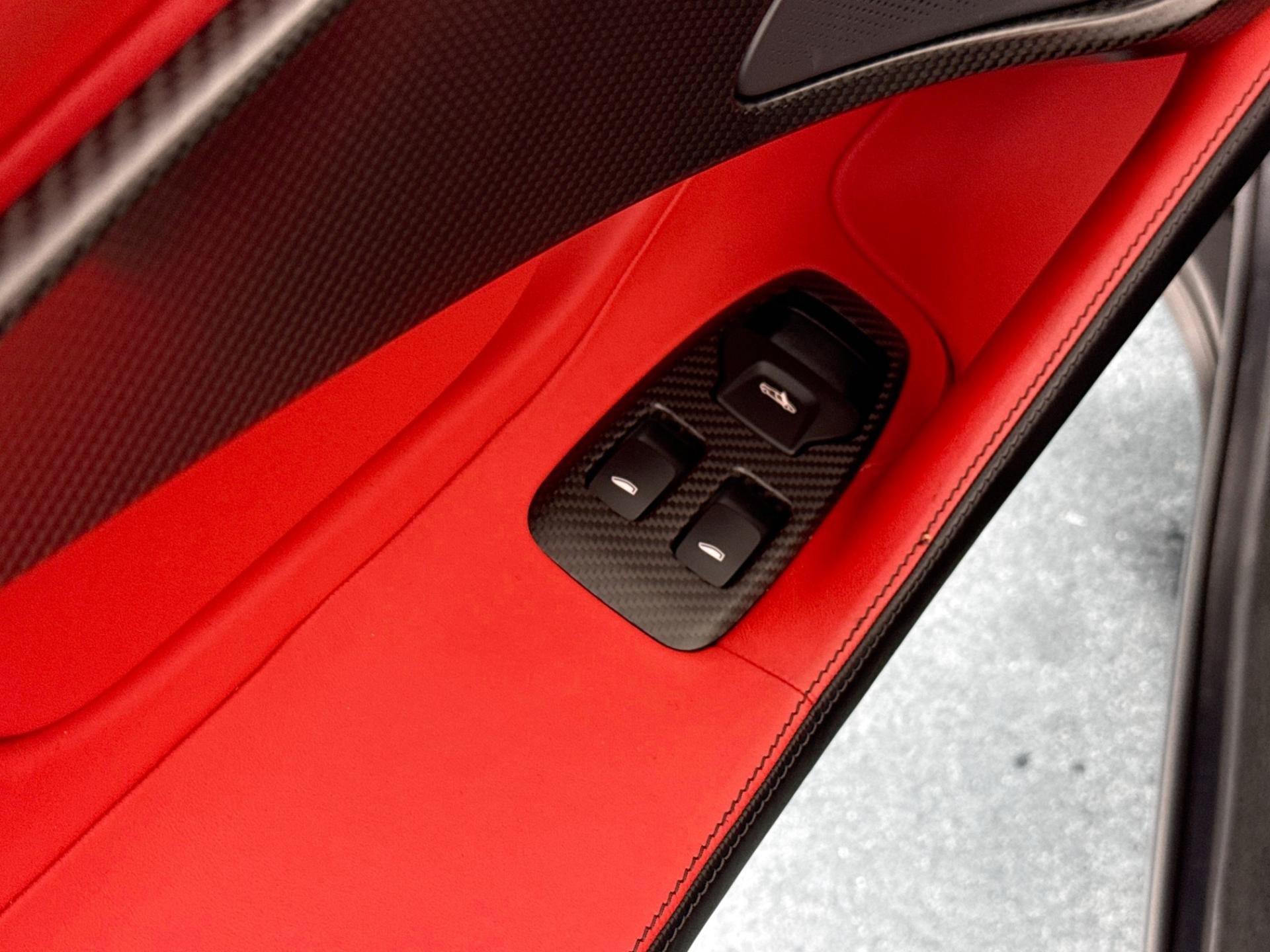 Used 2020 McLaren 600LT Spider RWD image 19