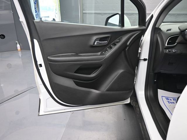 Used 2021 Chevrolet Trax LT w/ Sport Edition image 10