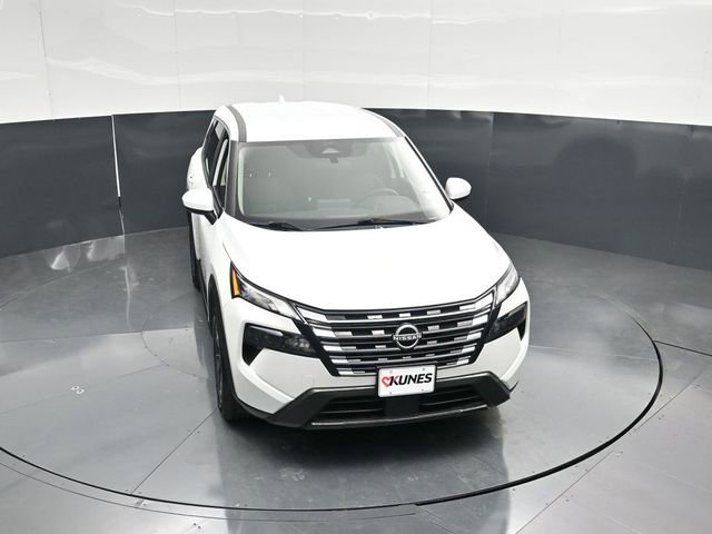 Used 2025 Nissan Rogue SV AWD/4WD image 45