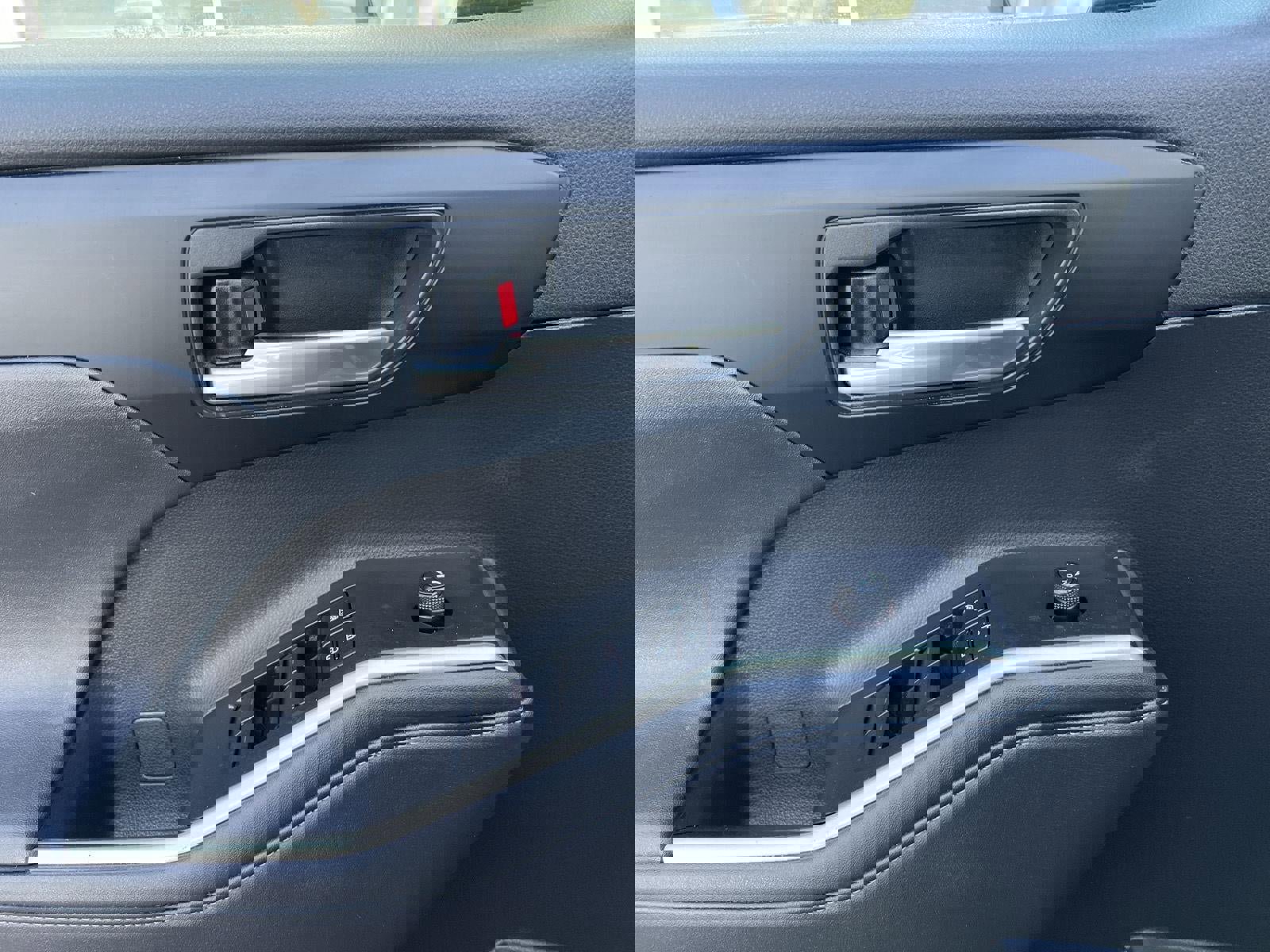 Certified 2023 Toyota Highlander XLE image 10