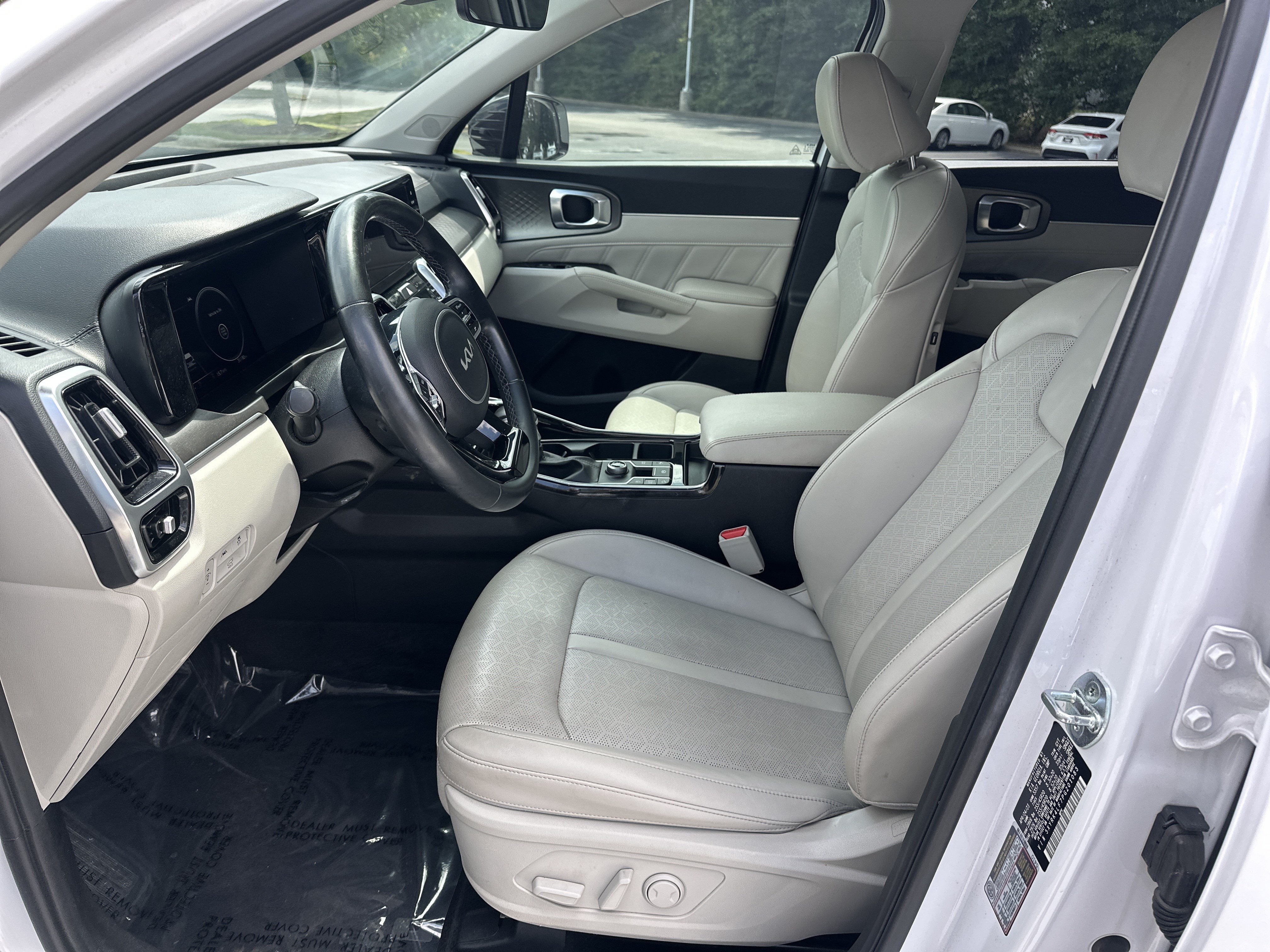 Used 2023 Kia Sorento SX FWD image 16