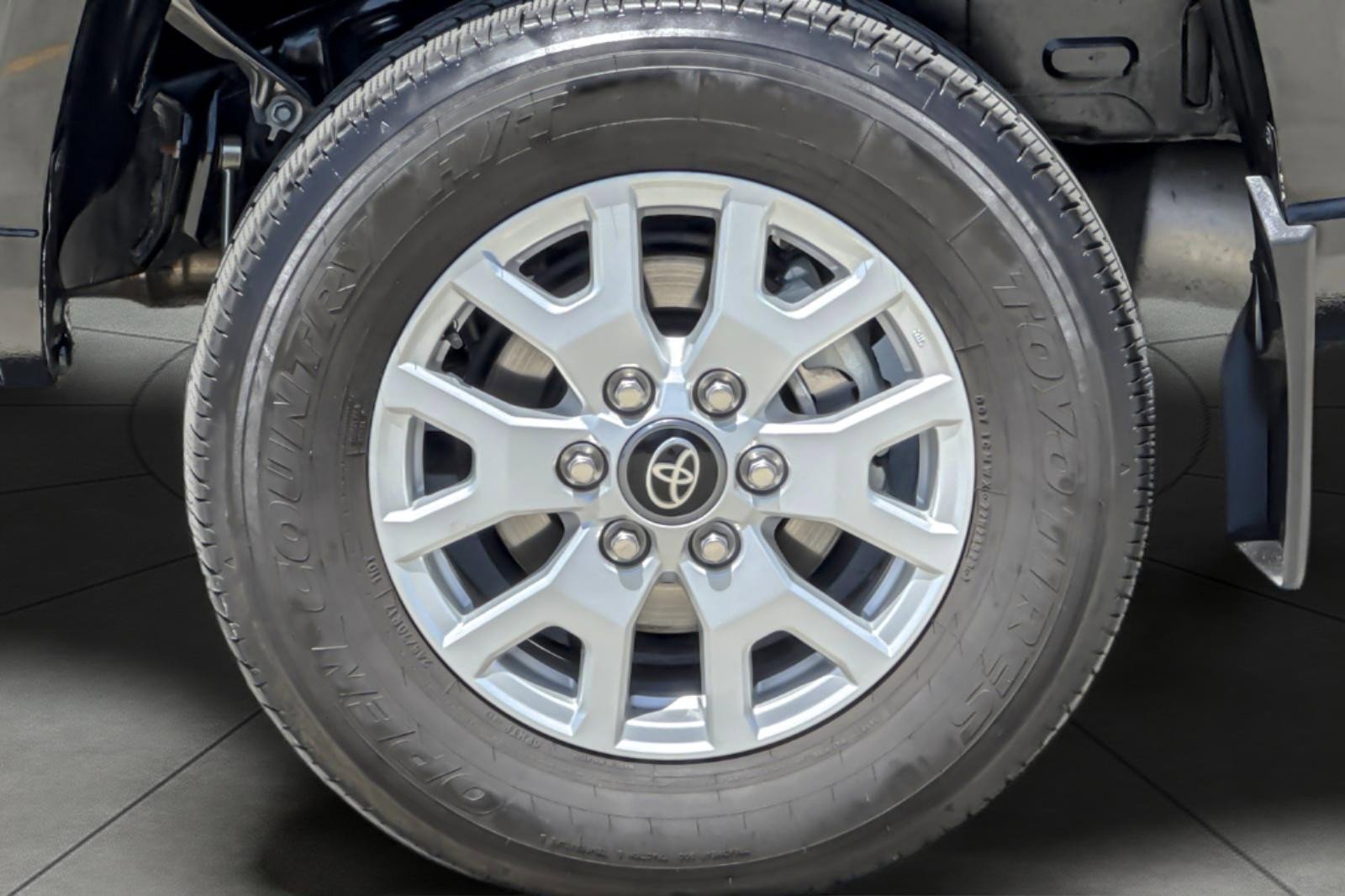 Used 2024 Toyota Tacoma SR5 AWD/4WD image 24