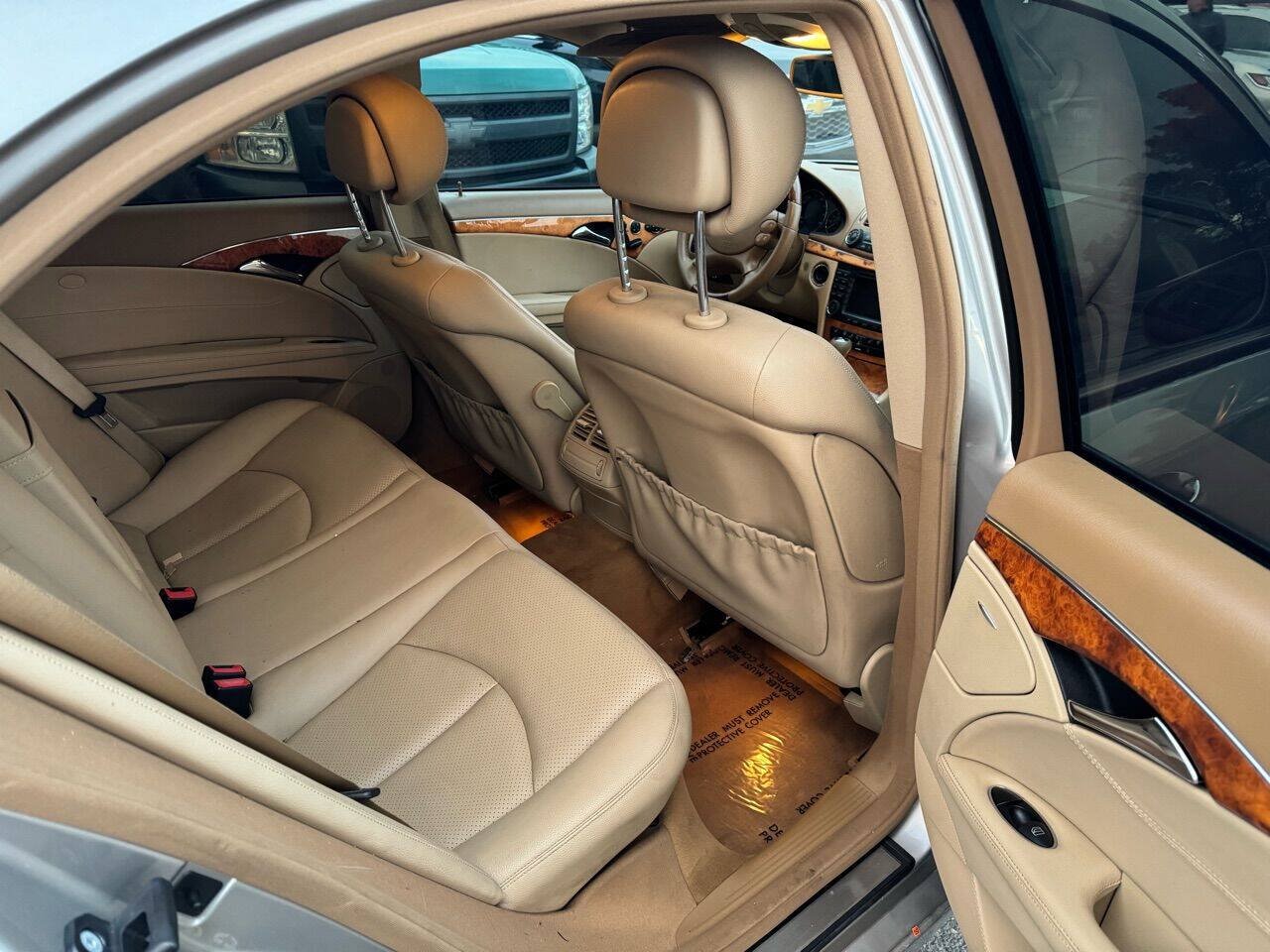Used 2007 Mercedes-Benz E 350 Sedan image 17