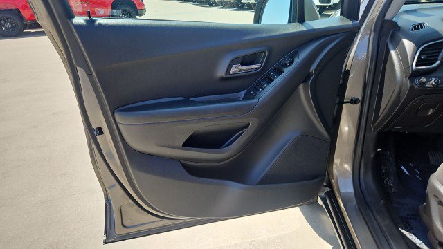 Used 2021 Chevrolet Trax LS AWD/4WD image 20