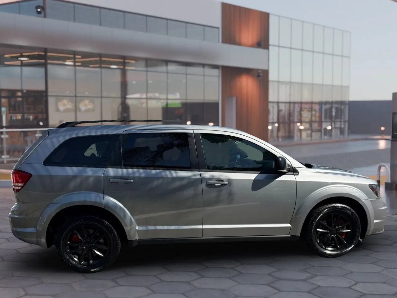 Used 2020 Dodge Journey SE w/ SE Popular Equipment Group FWD image 7