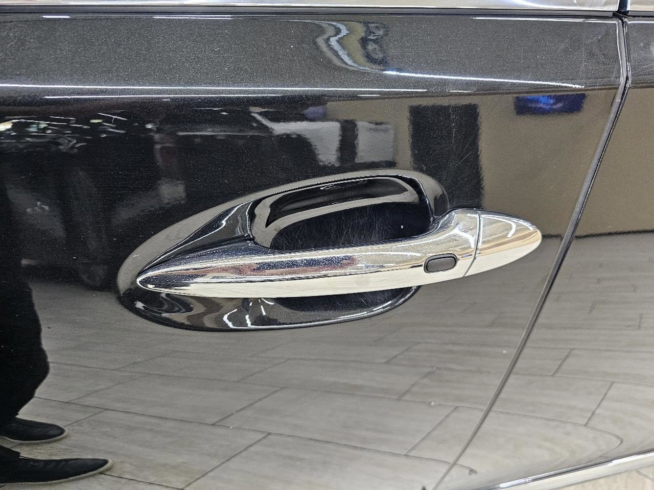 Used 2017 Lexus LS 460 w/ F Sport Midnight Edition image 12