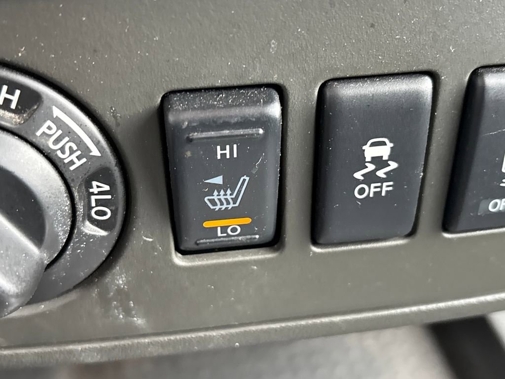 Used 2020 Nissan Frontier PRO-4X w/ Pro-4x Utility Package image 19