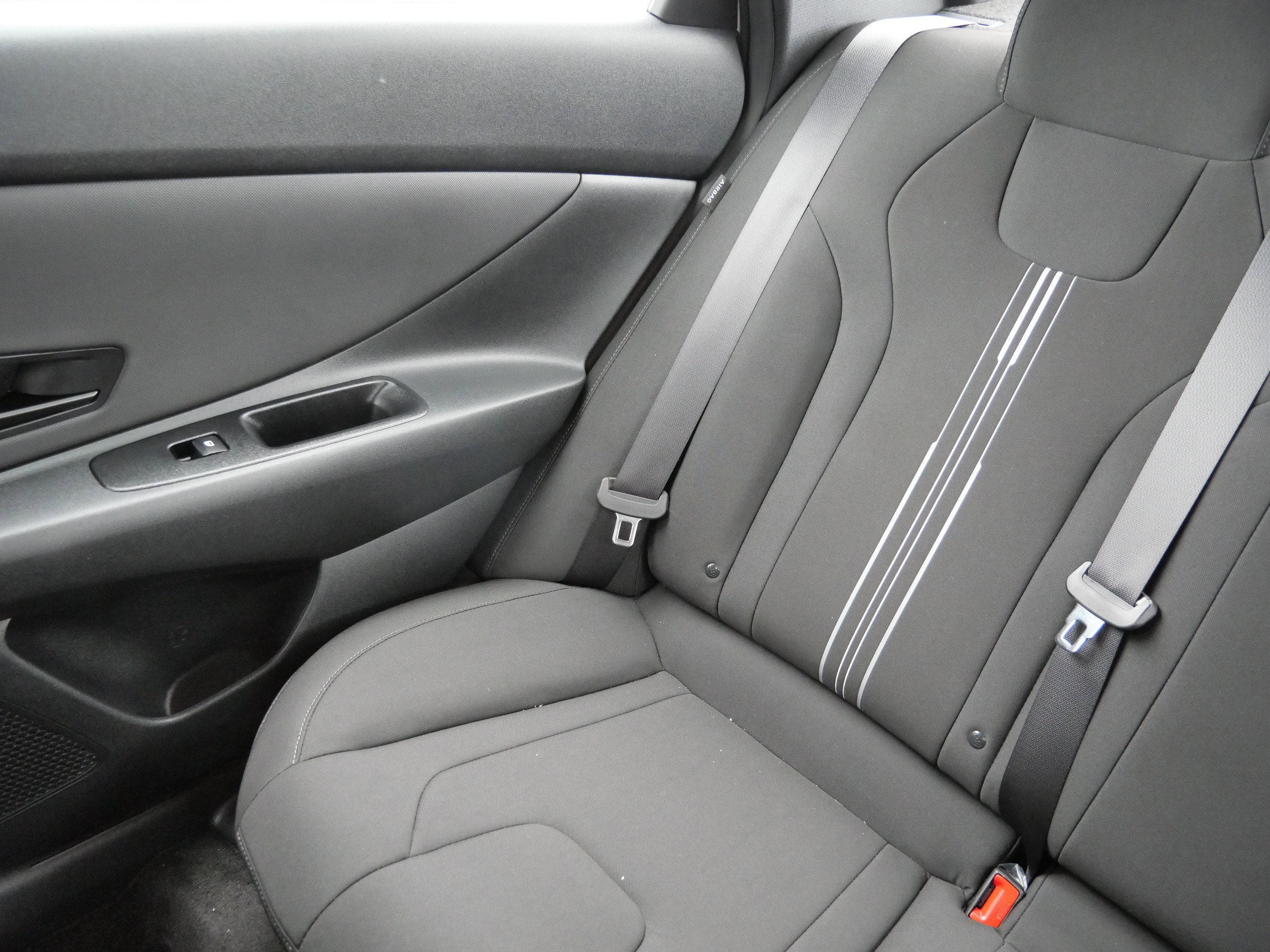 Certified 2025 Hyundai Elantra Sport image 12