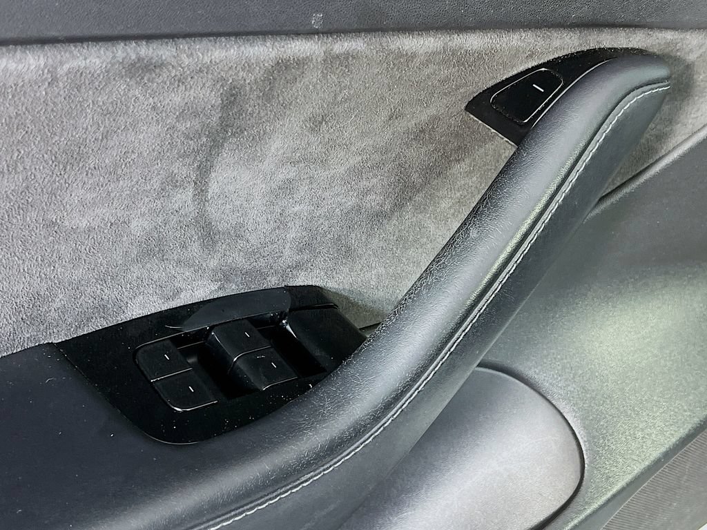 Used 2020 Tesla Model 3 Standard Range RWD image 23