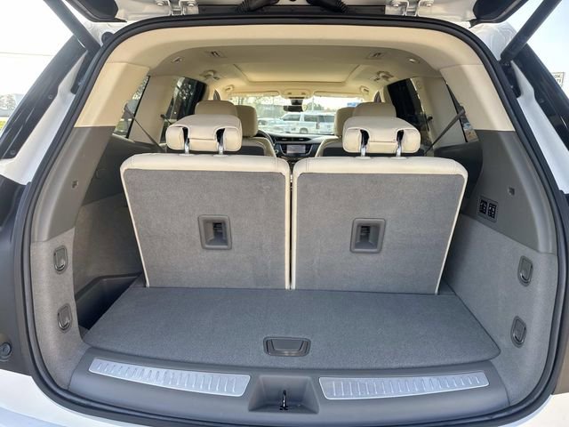 Used 2023 Cadillac XT6 Premium Luxury w/ Technology Package image 11