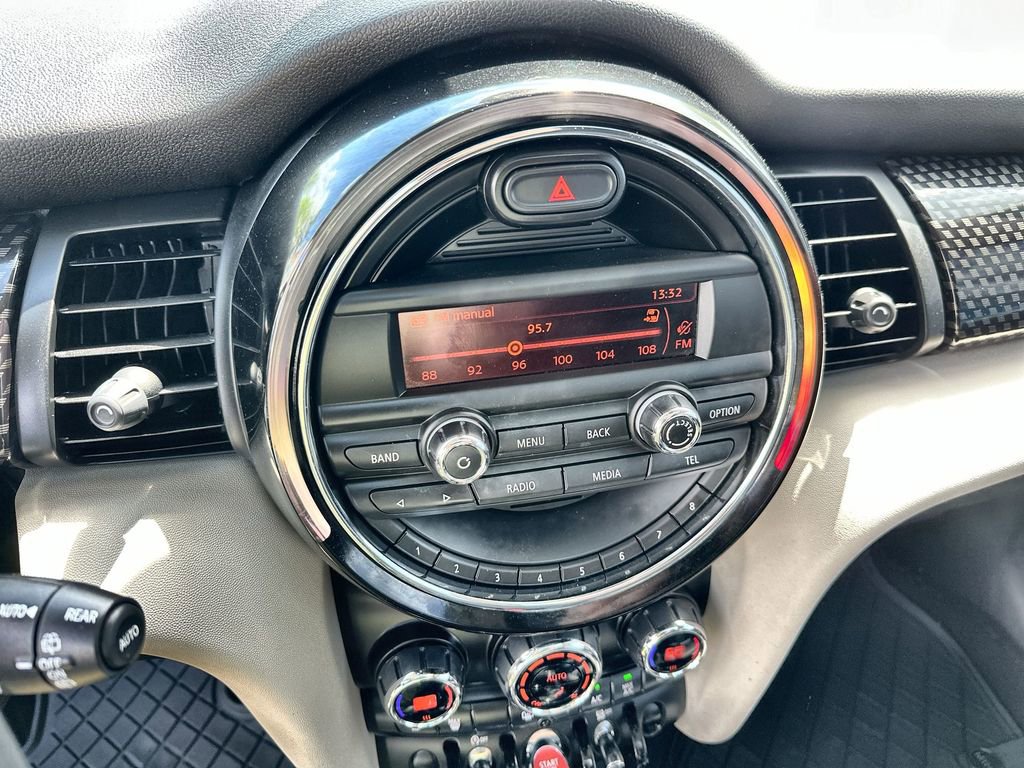 Used 2015 MINI Cooper S image 28