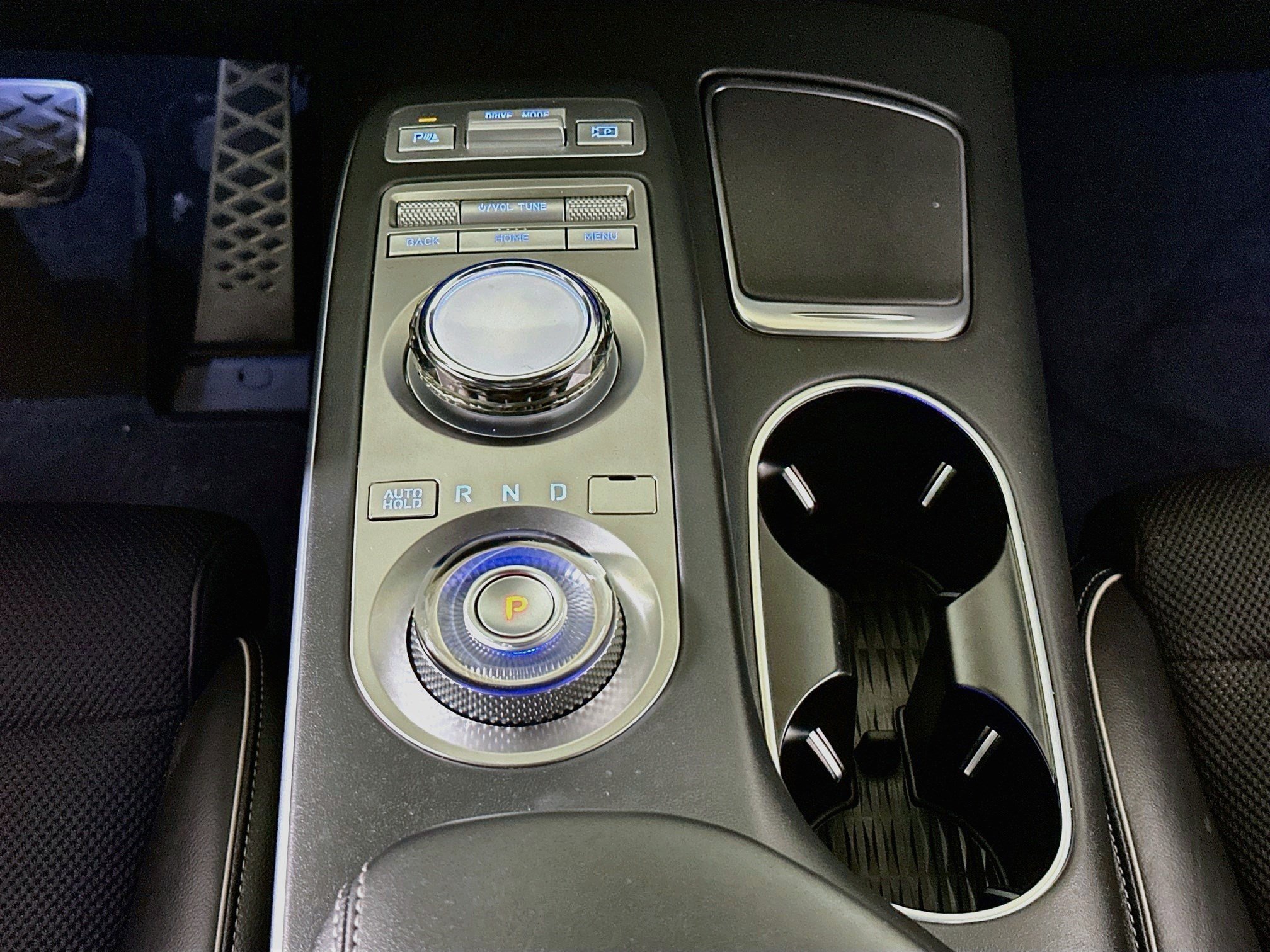 Used 2025 Genesis GV70 2.5T w/ Sport Prestige Package AWD/4WD image 14