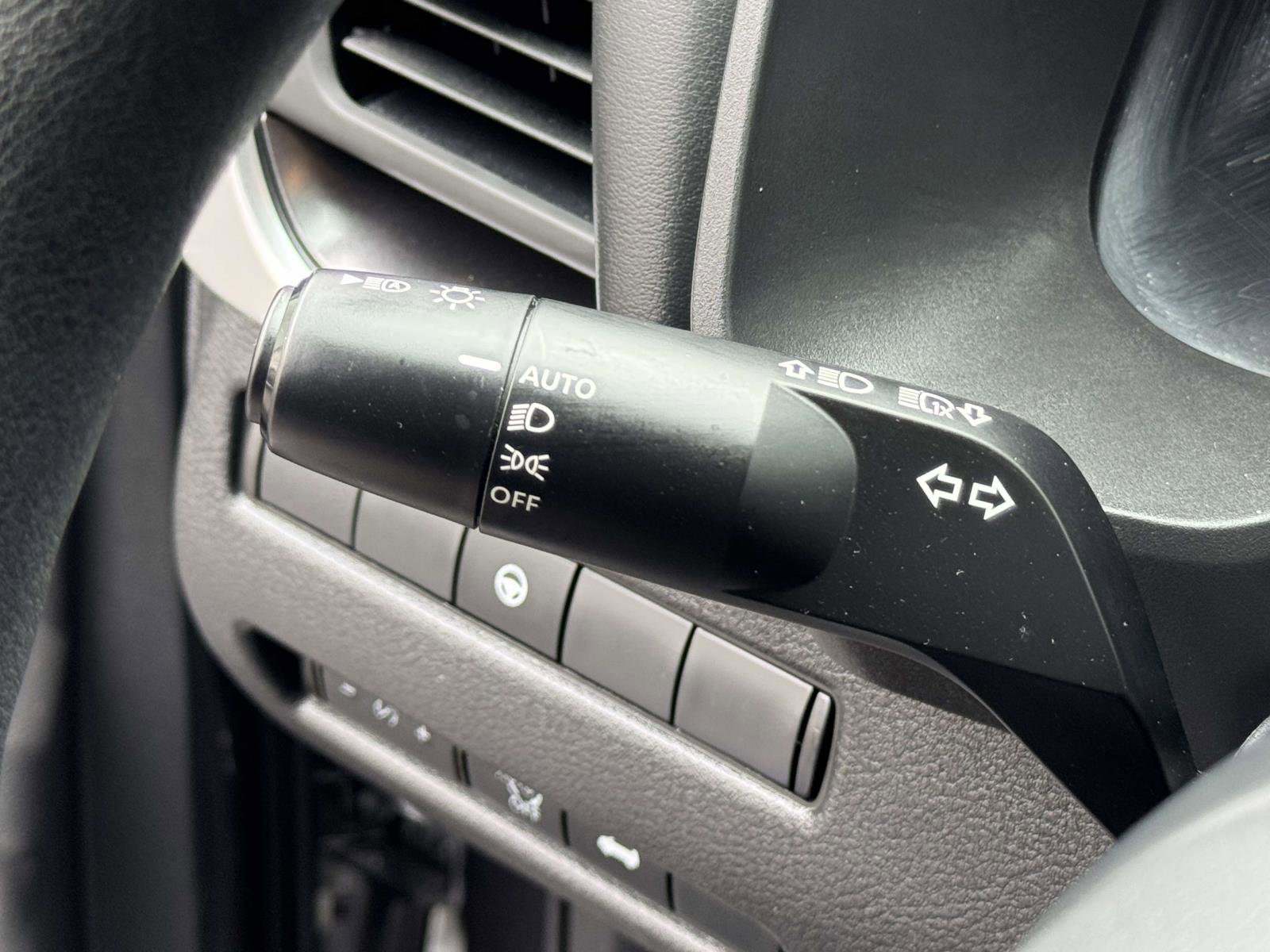 Used 2024 Nissan Rogue SV image 9