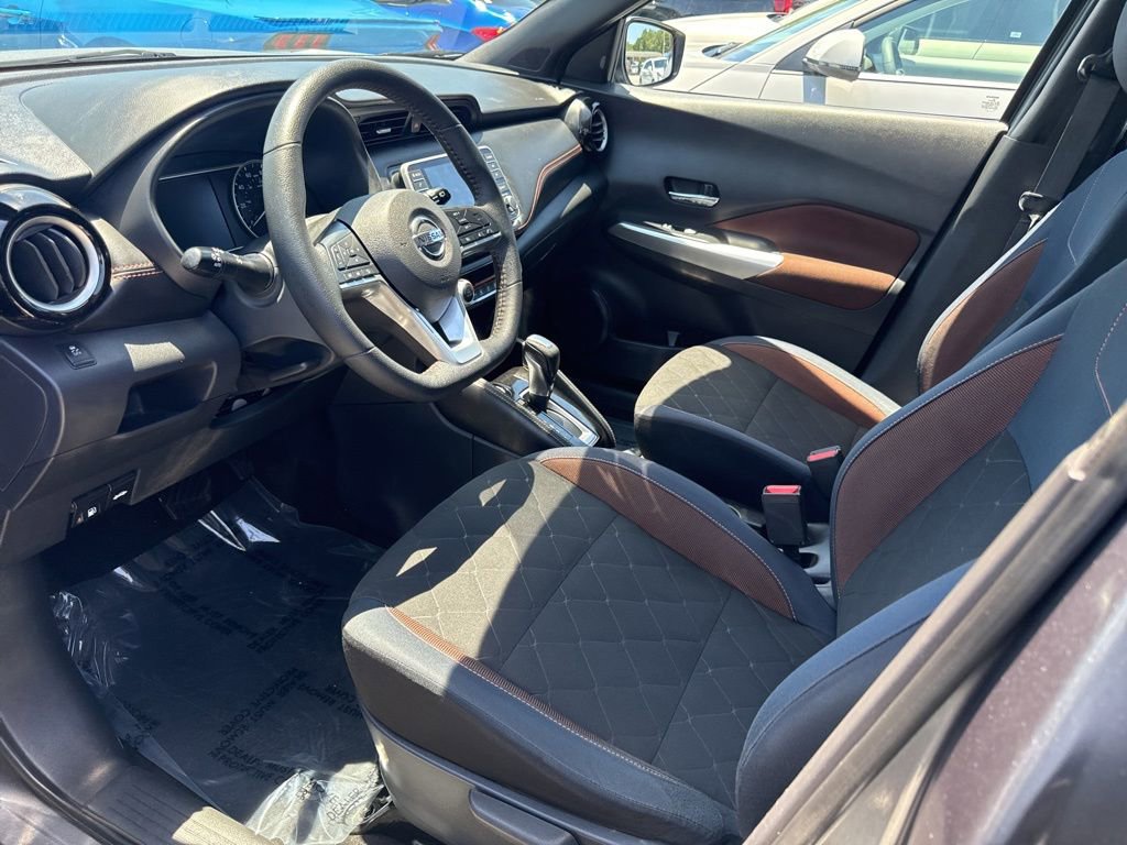 Used 2018 Nissan Kicks SR FWD image 3