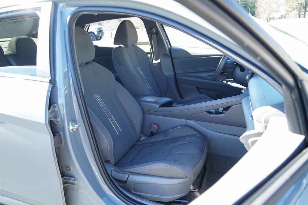 Used 2022 Hyundai Elantra SEL w/ Convenience Package image 30
