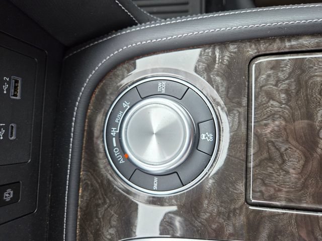 Used 2023 Nissan Armada Platinum w/ Captain's Chairs Package AWD/4WD image 10