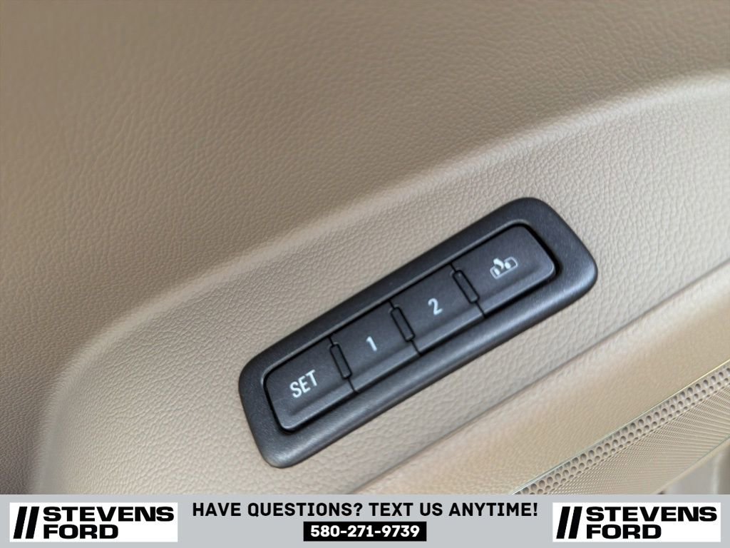 Used 2018 GMC Yukon XL SLT w/ Open Road Package AWD/4WD image 19