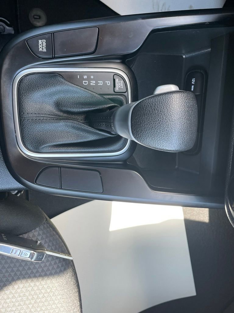 Certified 2023 Kia Soul LX w/ LX Technology Package FWD image 28